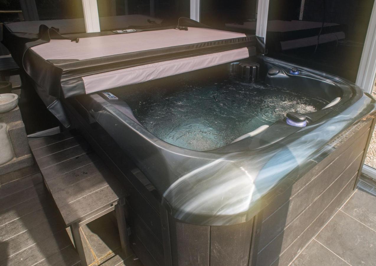 Luxury Super Central Cottage With A Hot Tub/ Gym Portree Zewnętrze zdjęcie